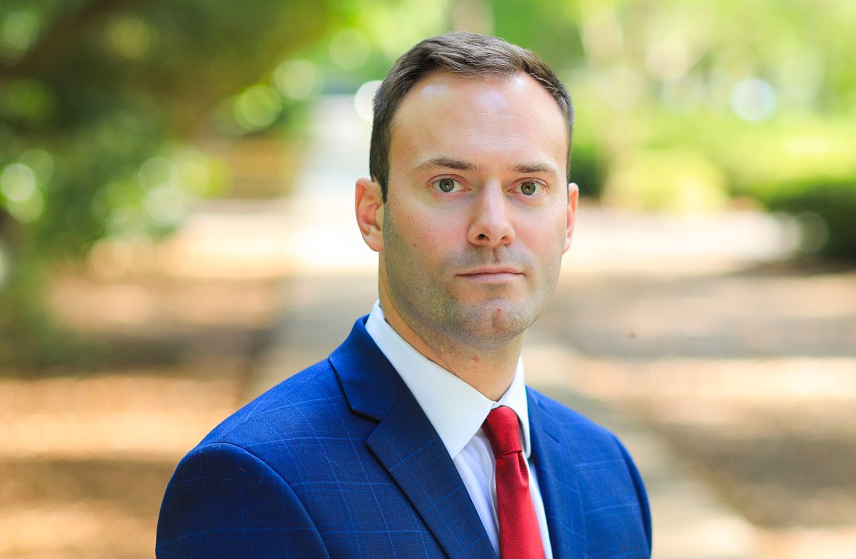 $355 000 Acuerdo alcanzado para un trabajador lesionado en un accidente de tráfico relacionado con el trabajo 31 North Charleston, SC Abogado Adam Greene aseguró un $355,000 resultado del caso para un trabajador herido en un accidente mientras conducía su vehículo personal para el trabajo.